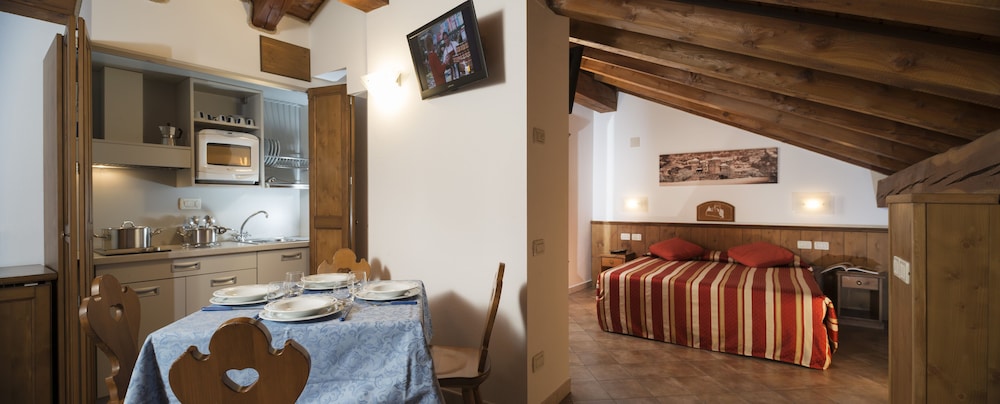 Quadruple Room, Kitchen