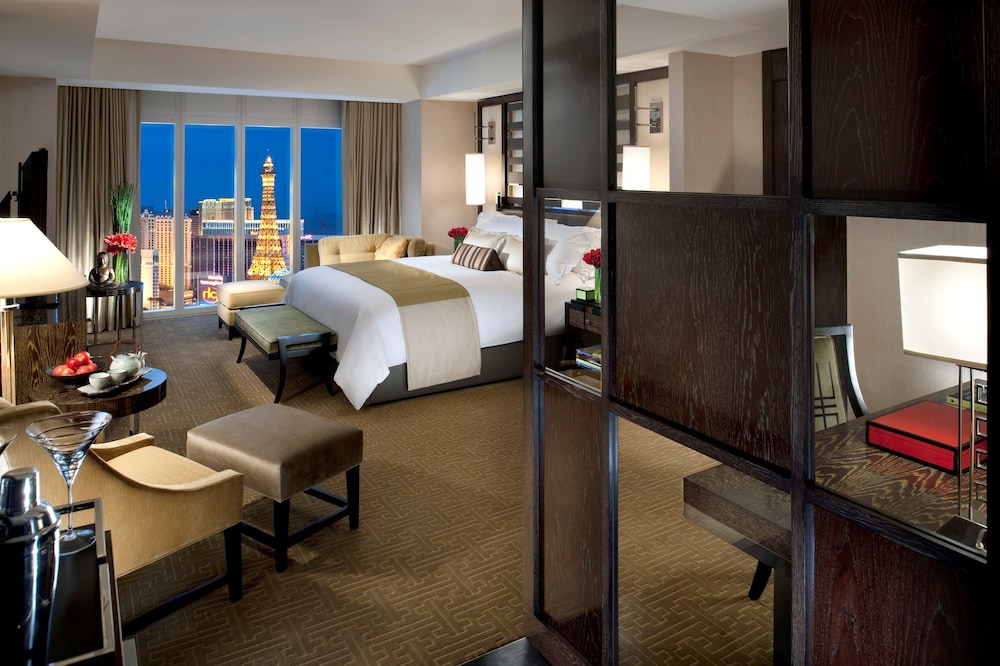 Waldorf Junior Suite - Photo 5