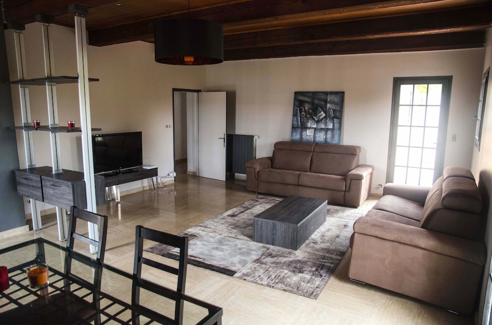 Apartment (Cocoon) photo 1
