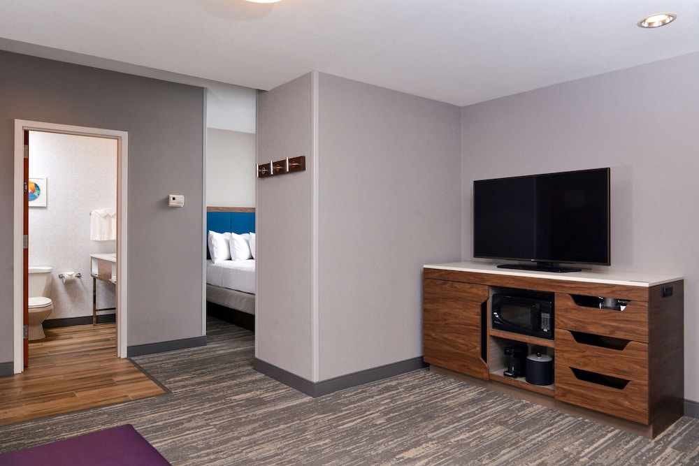Studio Suite, 2 Queen Beds, Non Smoking - Photo 3