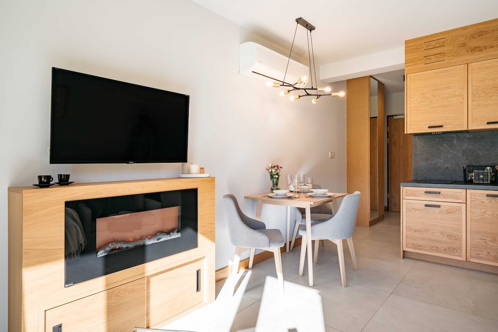 Deluxe Studio Suite