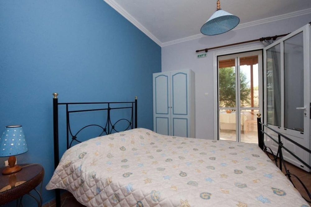 Studio, Sea View