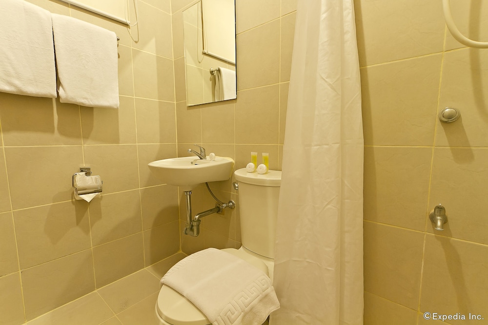 Standard Room, 2 Queen Beds (Orange Room) - Photo 7