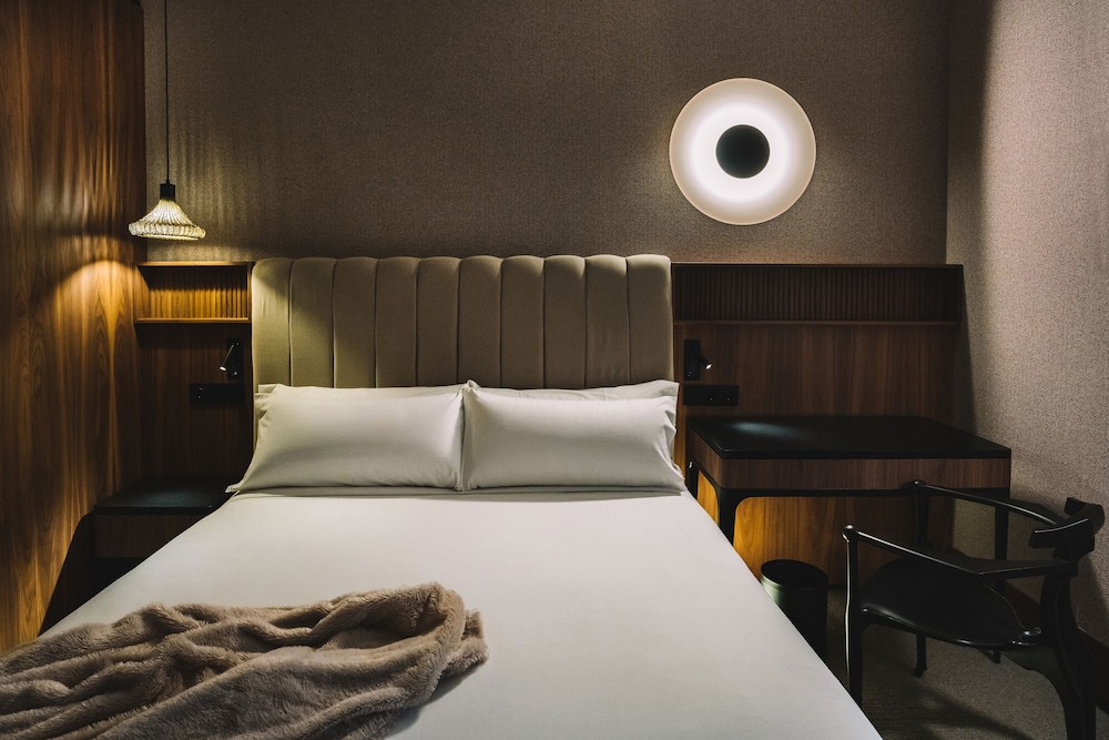 Superior Double Room, 1 Queen Bed photo 3