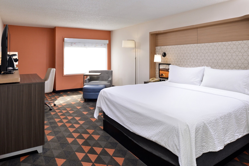 Suite, 1 Bedroom - Photo 2