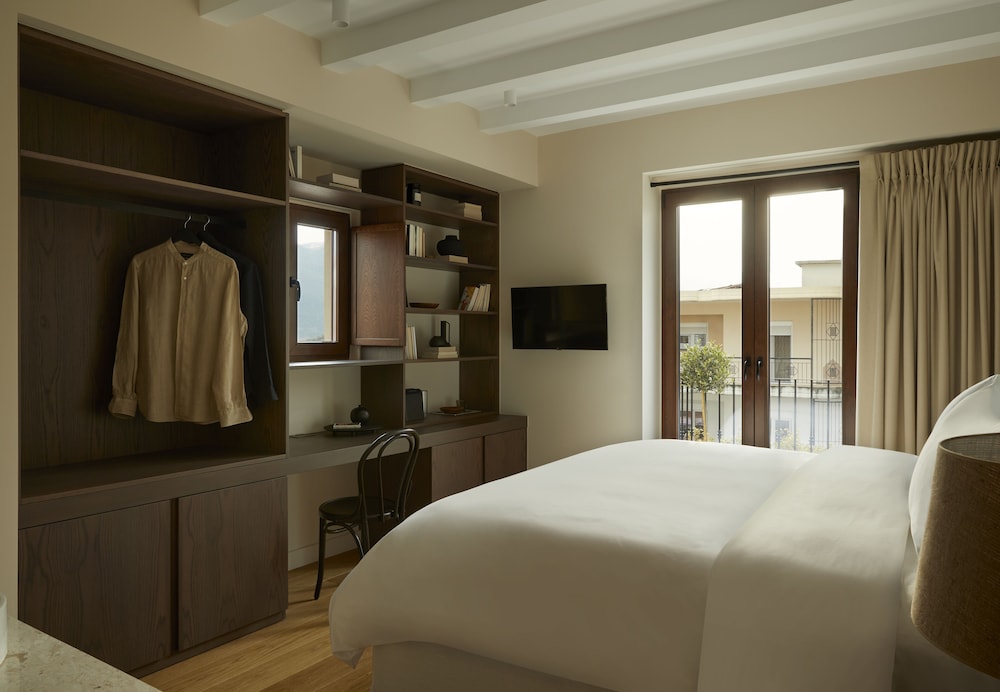 Romantic Double or Twin Room (Meteora View)