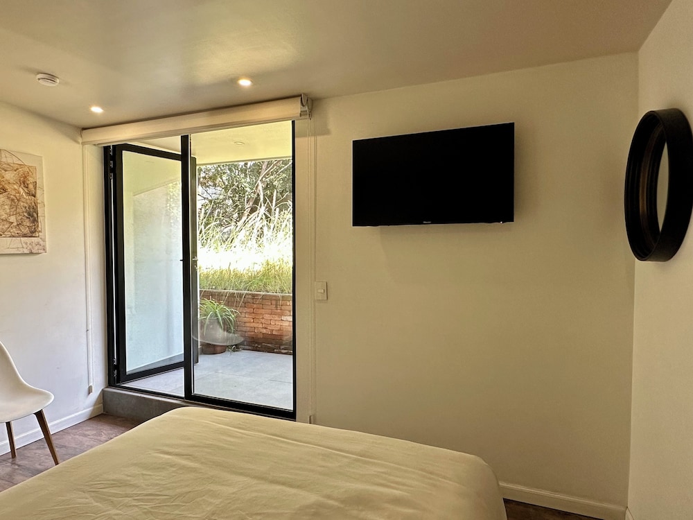 Elite Room, 1 Queen Bed photo 2