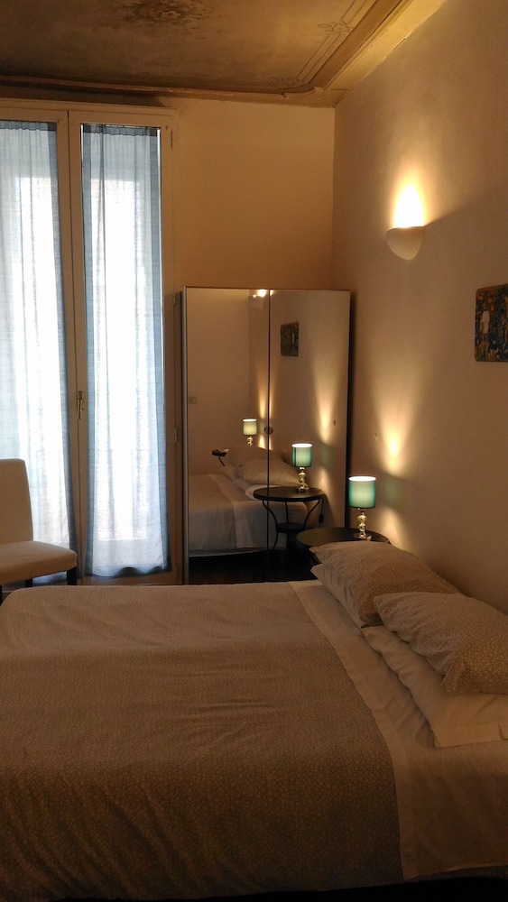 Economy Double or Twin Room (Private External Bathroom)