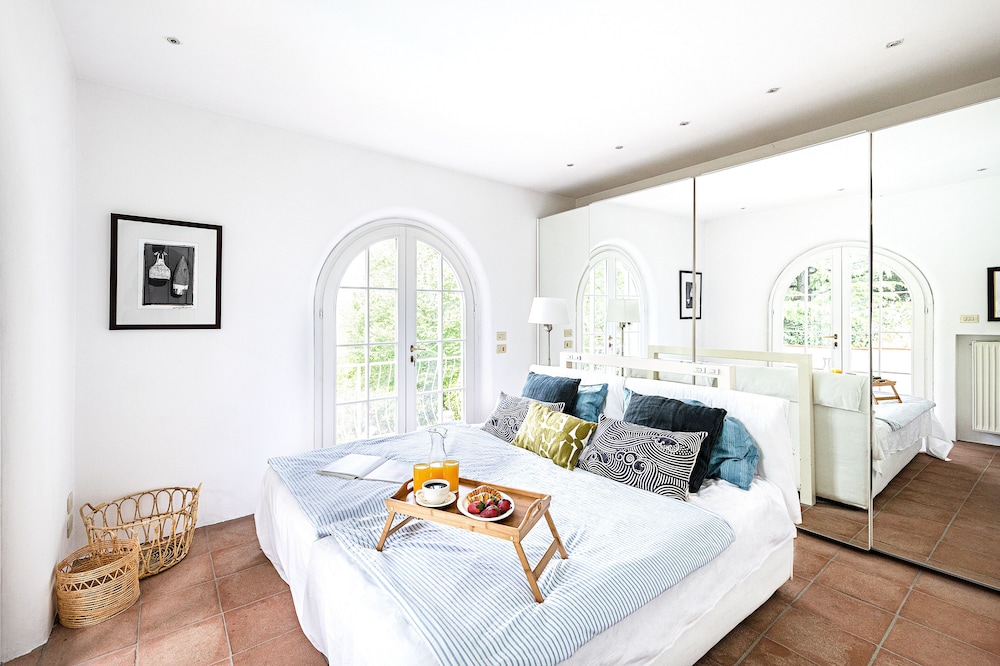 Basic Villa photo 1