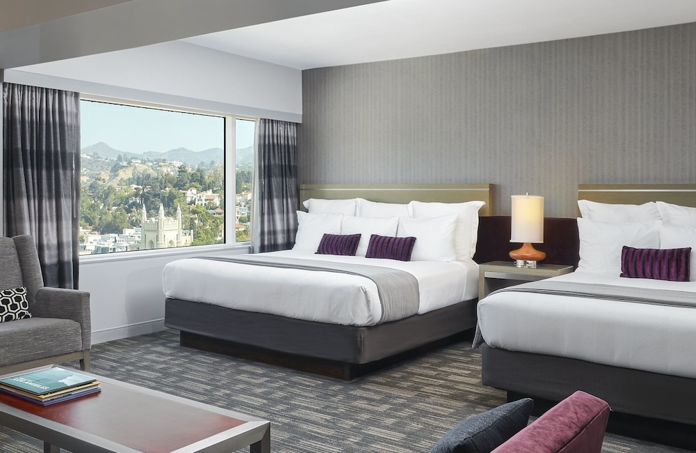 Studio, Multiple Beds (2 King Beds)
