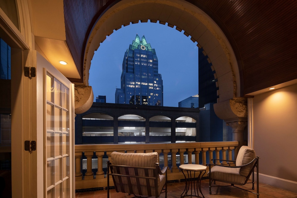 Room, 1 King Bed, Balcony - Photo 8
