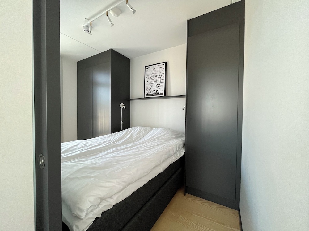 Exclusive Apartment, 1 Queen Bed with Sofa bed, Pool View photo 3