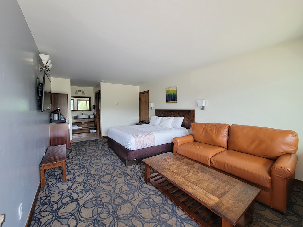 Room, 1 King Bed (Hillside, N/S)