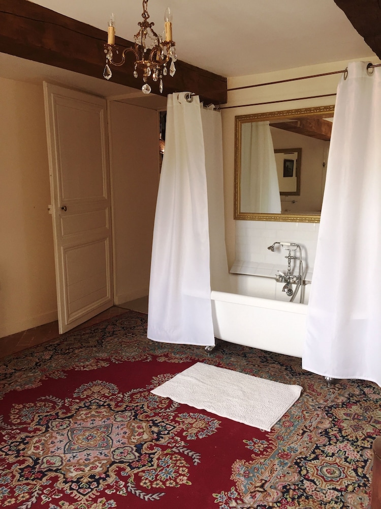 Romantic Suite, 1 Bedroom, Private Bathroom, Park View photo 2