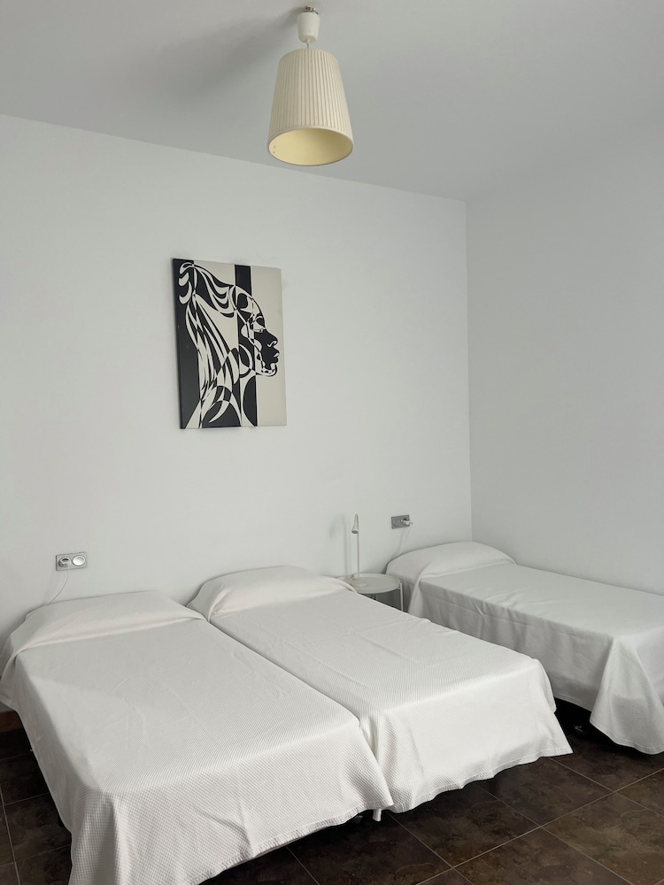 Classic Triple Room - Photo 1