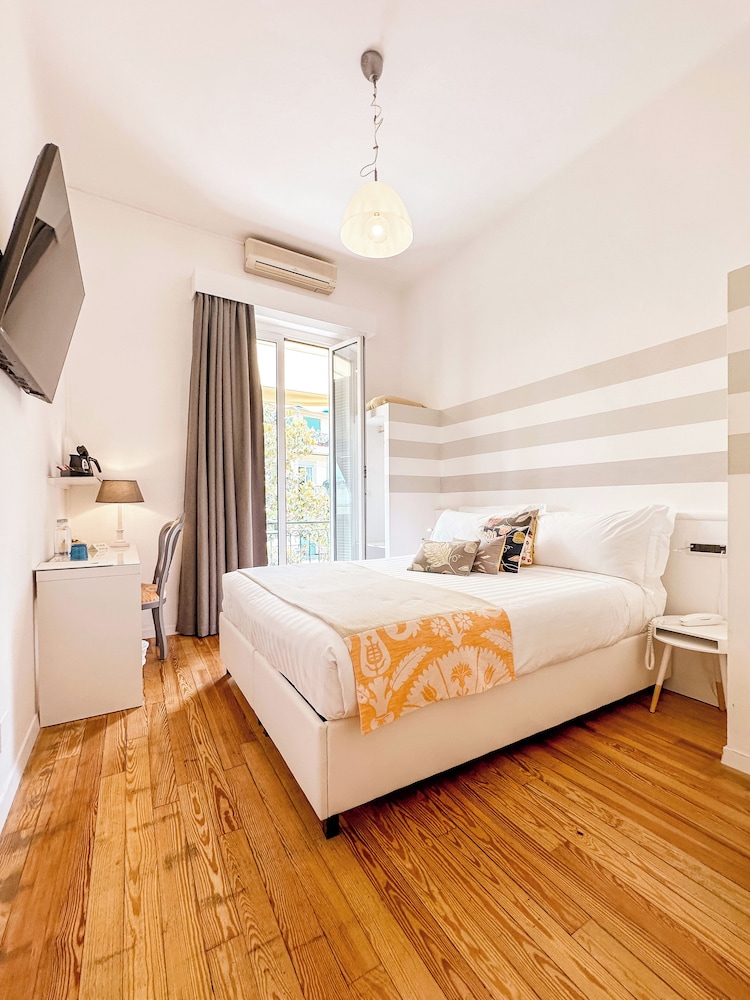 Classic Double or Twin Room, Balcony photo 1