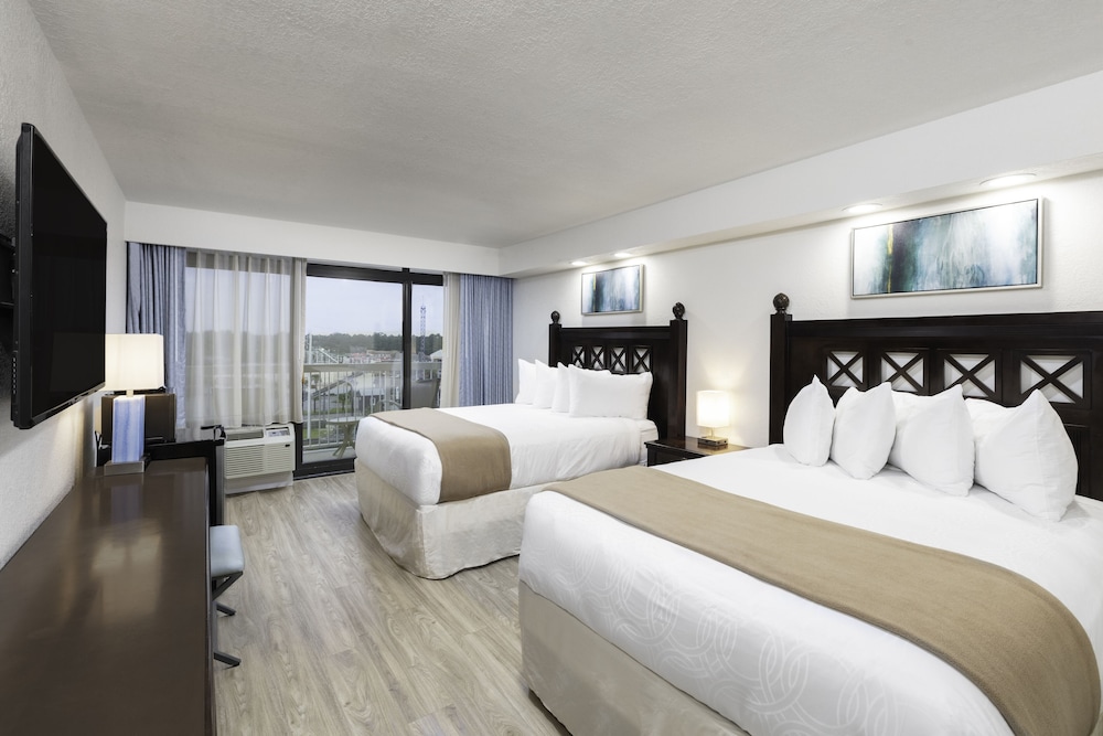 Room, 2 Queen Beds, Amusement Park View photo 2