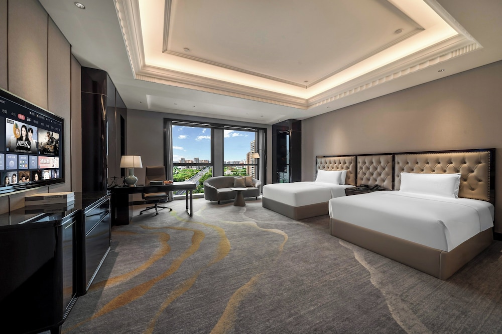 Crowne Plaza Twin Room