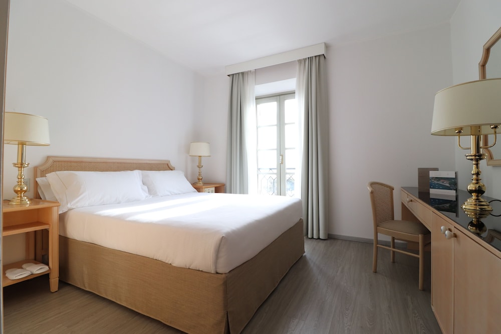 Classic Double Room Single Use photo 3