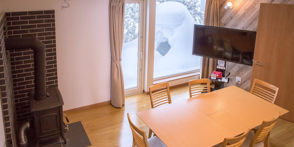 Cottage A for 6 People, Non Smoking (Free Wi-Fi)