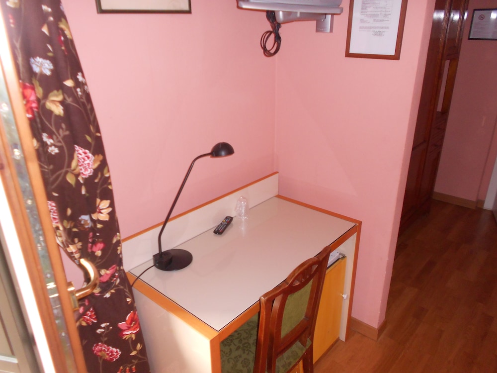 Double Room - Photo 13