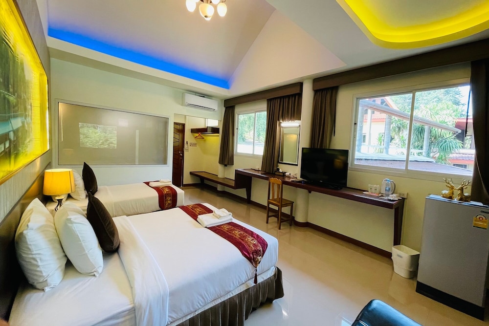 Deluxe Twin Room photo 2