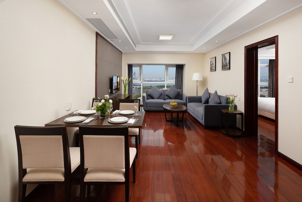 Superior Suite, 1 King Bed photo 2