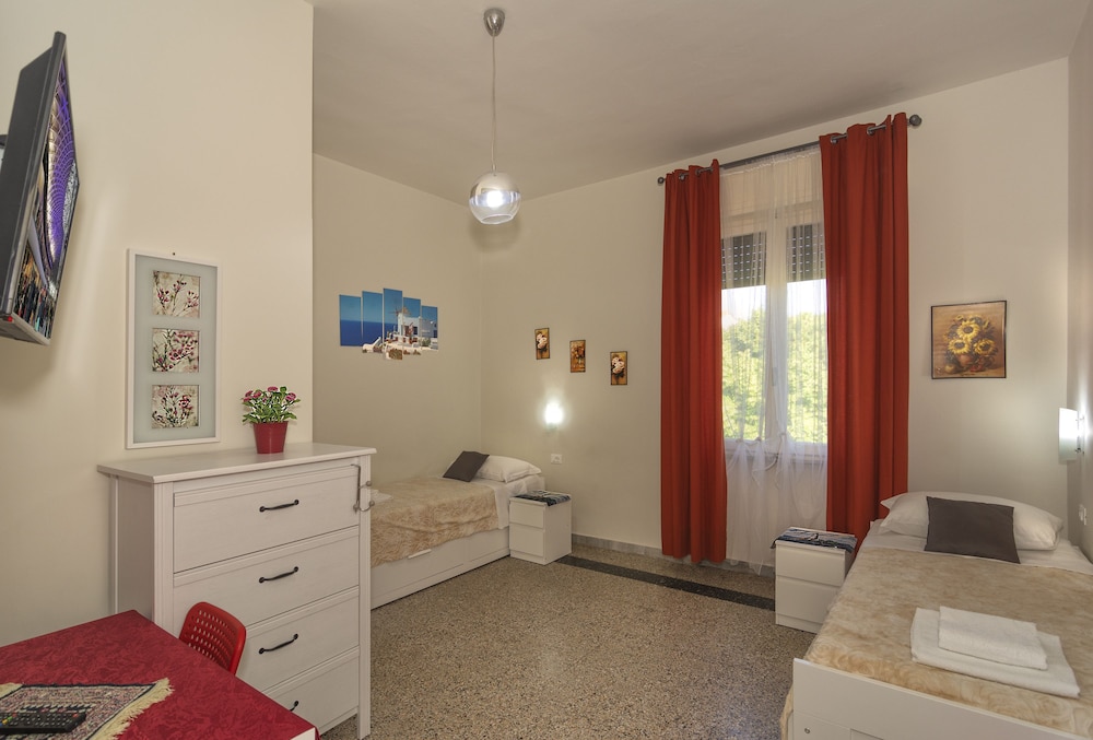 Deluxe Double Room, 2 Twin Beds, Private Bathroom, City View