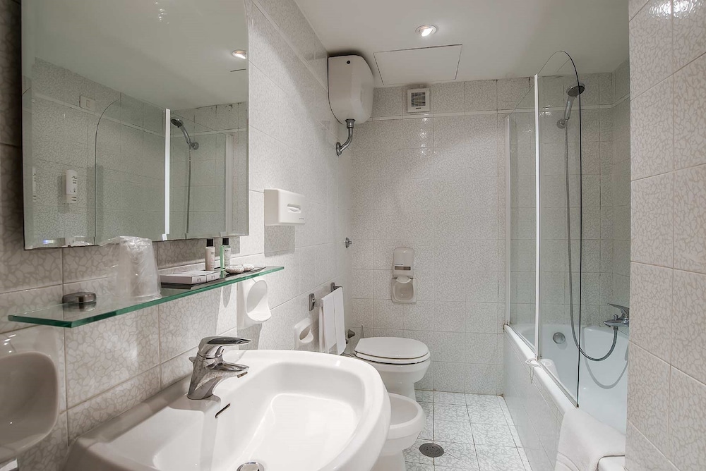 Standard Double Room Single Use thumbnail 5