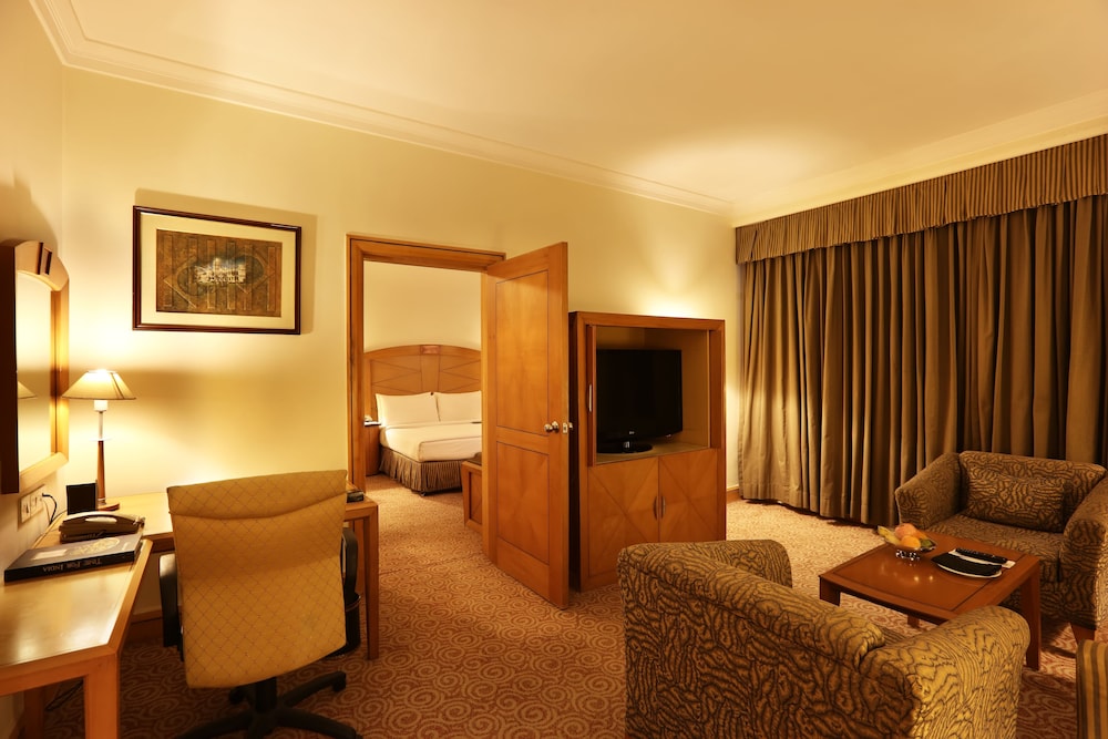 Royal Room, 1 King Bed (Royal Suite, 1 King Bed)