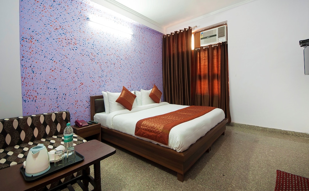 Deluxe Room, 1 Double Bed, Smoking, Garden View