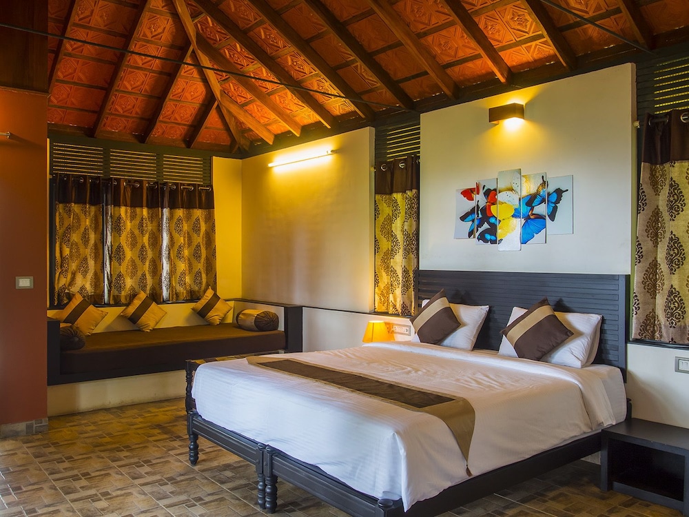 Luxury Cottage, 1 King Bed, Non Smoking, Mountain View photo 3
