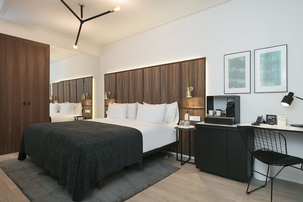 Standard Double Room (Single Use)