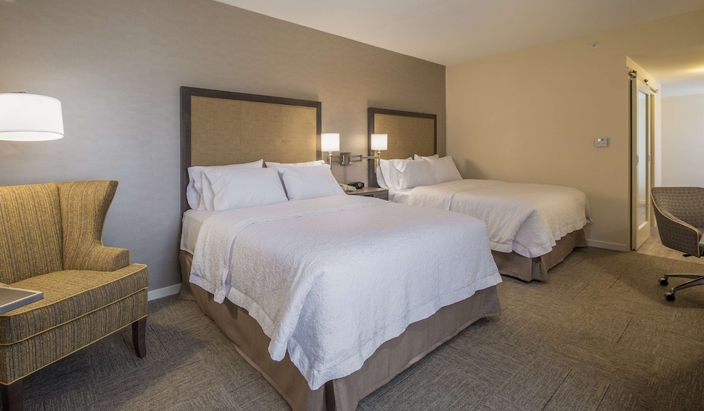 Suite, 2 Queen Beds, Non Smoking - Photo 2