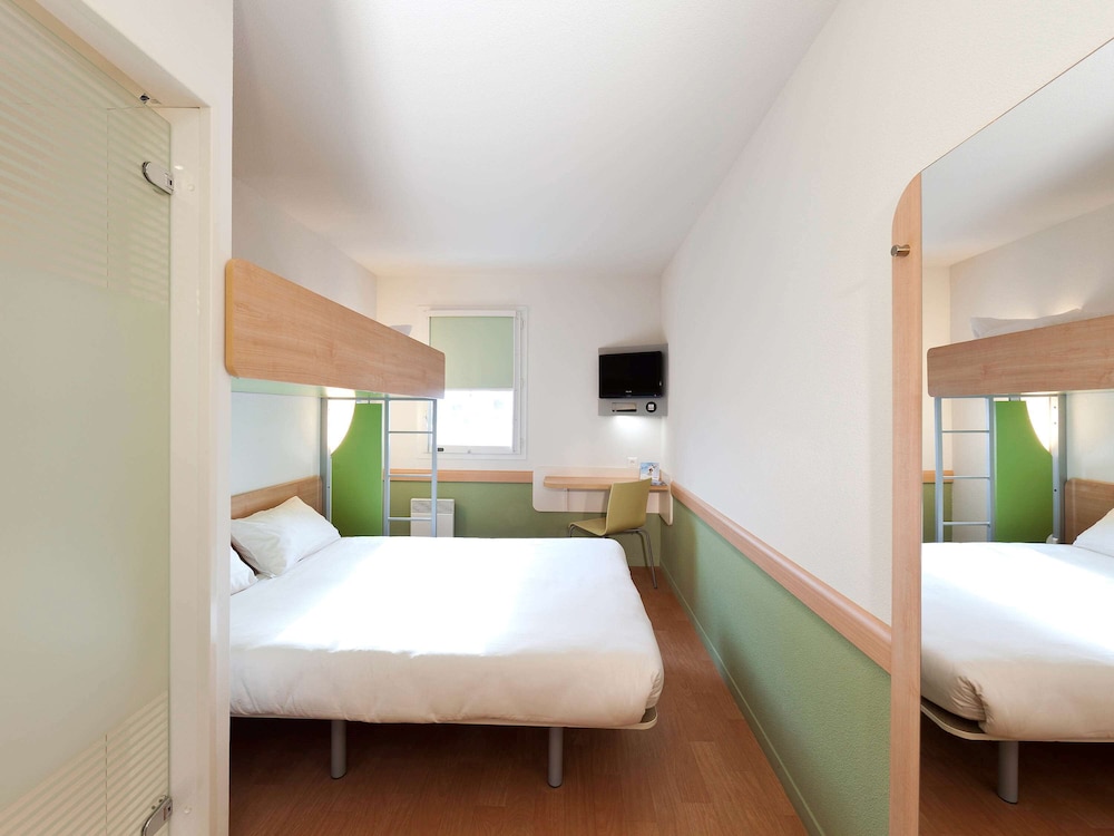 Triple Room, 3 Twin Beds photo 1