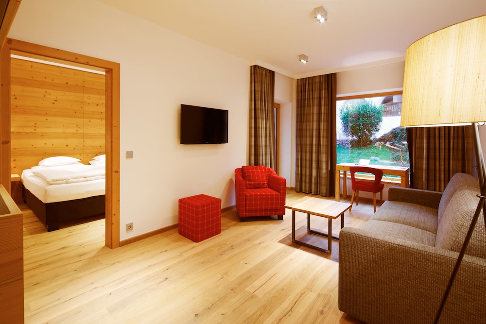 Standard Suite, 1 Bedroom, Terrace photo 1