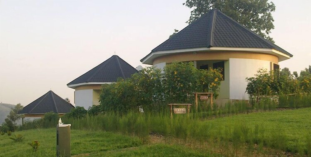 Executive Cottage, Garden Area photo 2