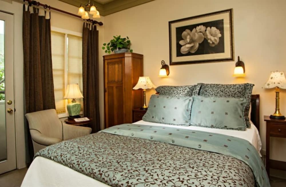 Room, Private Bathroom (#11 Goldfields)