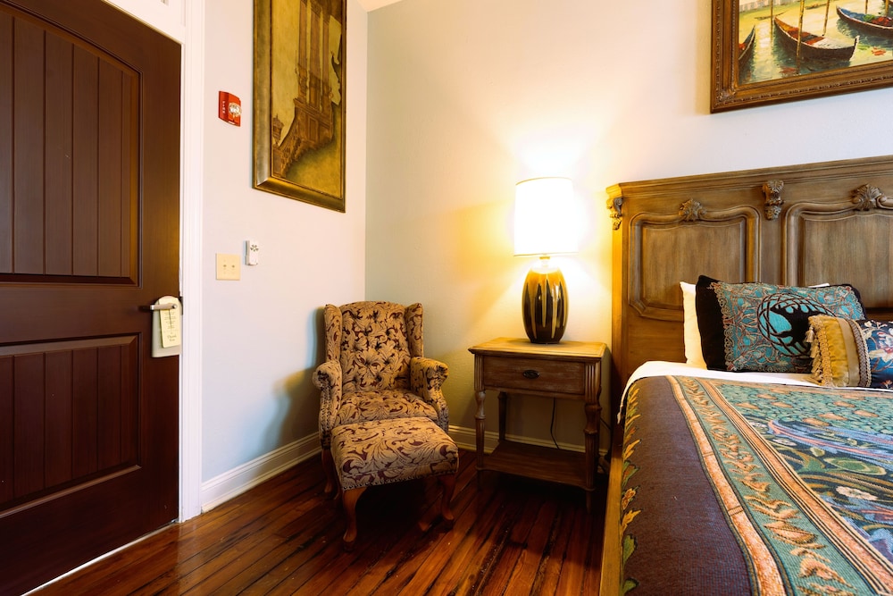 Deluxe Room, 1 King Bed (Tree of Light) Second Floor photo 2