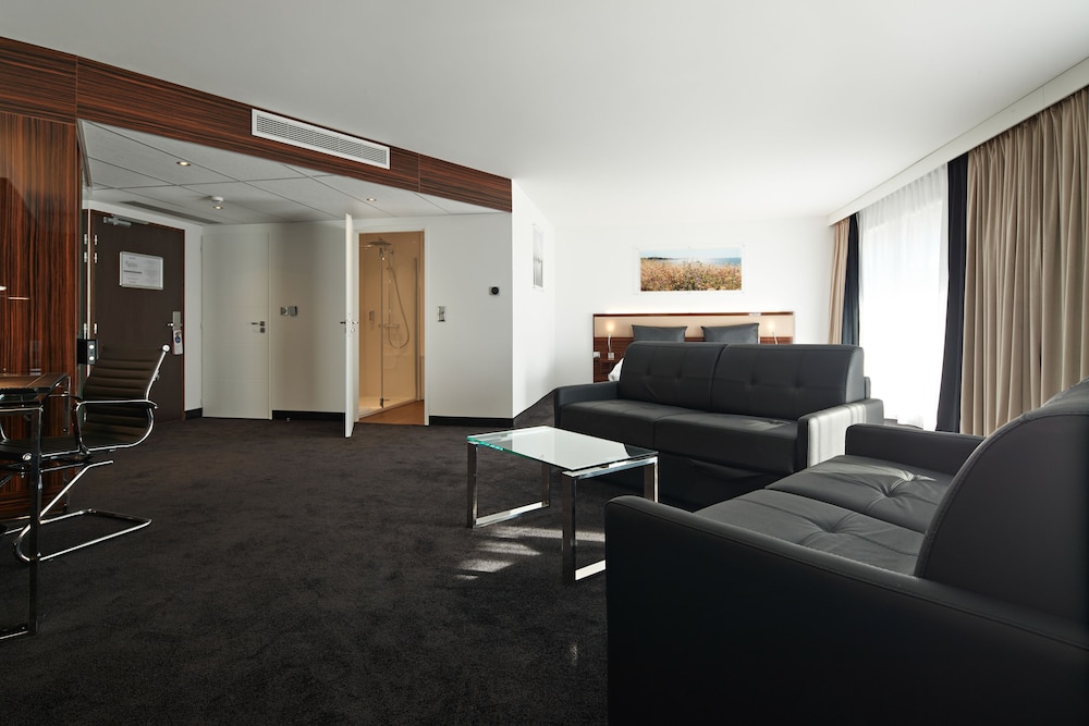 Prestige Suite - Photo 6