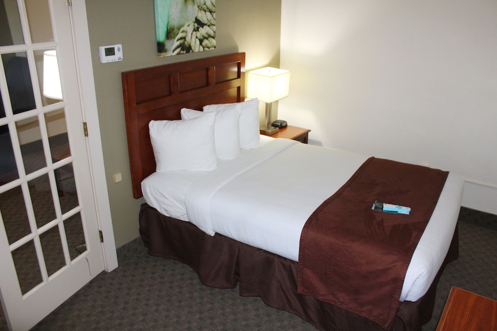 Standard Room, 1 Double Bed, Non Smoking (with Sofabed) - Photo 2