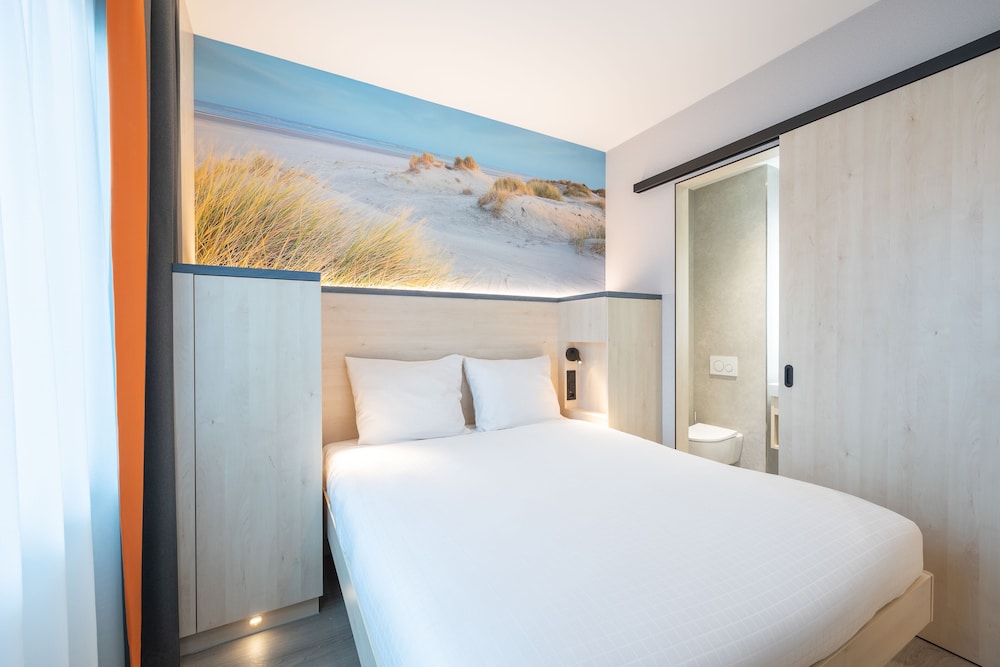 Standard Room photo 2