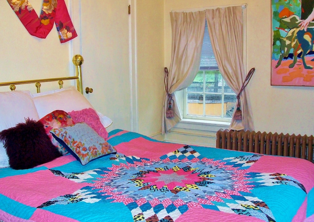 Room, Private Bathroom (Blue Flowers) photo 3