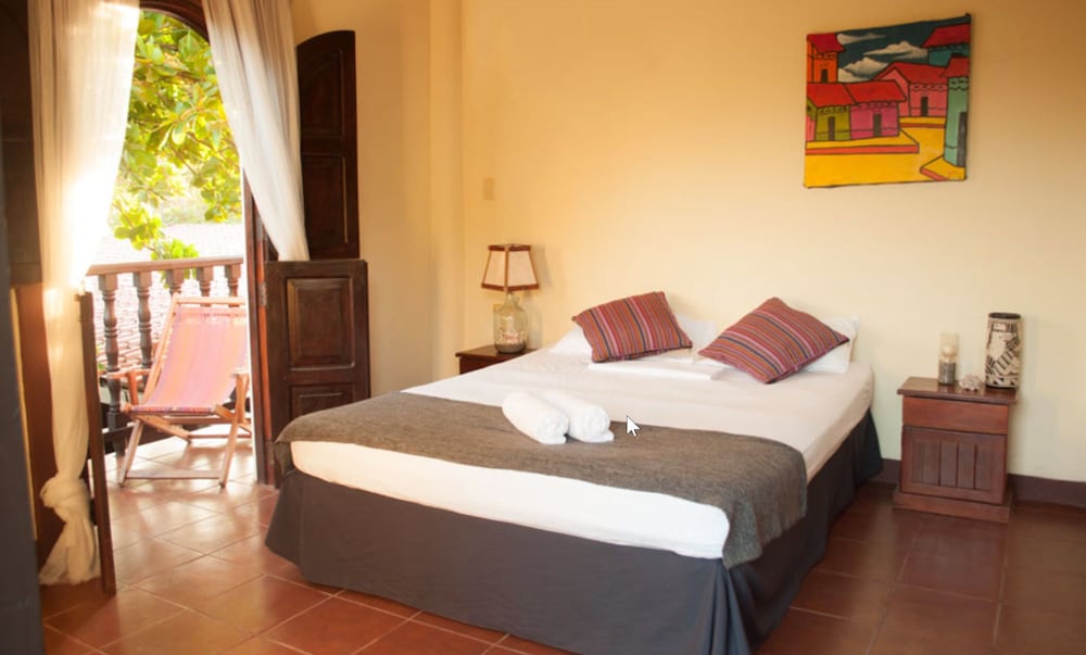 Classic Double Room, 1 Double Bed, Non Smoking, Shared Bathroom photo 1