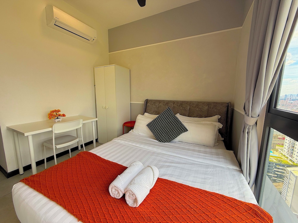 Royal Apartment, 2 Bedrooms, Refrigerator, City View