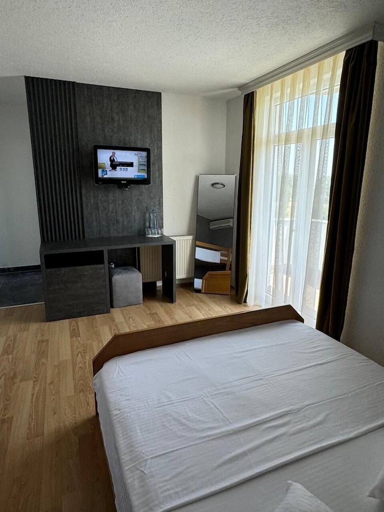 Standard Quadruple Room - Photo 4
