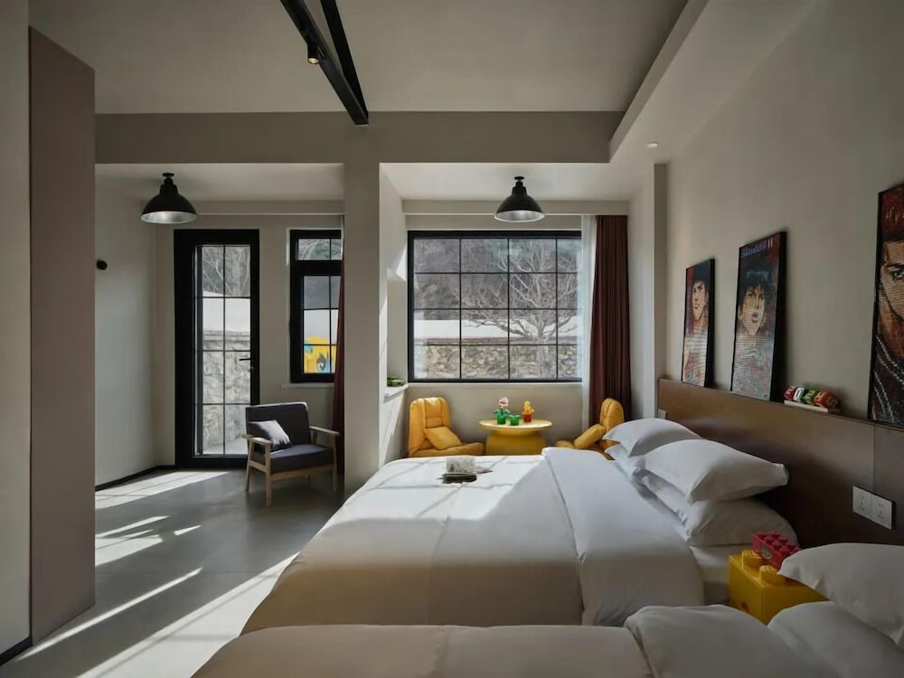 Signature Studio Suite, Courtyard View photo 1