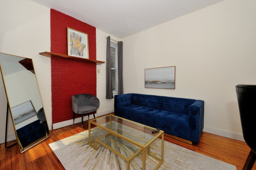 Apartment photo 2