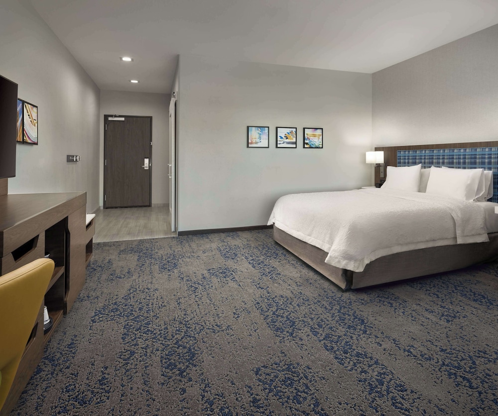 Room, 1 King Bed, Accessible - Photo 3