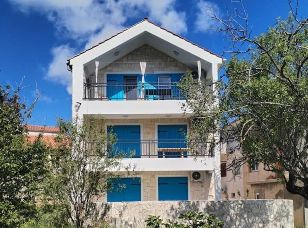 Apartment (Two Bedroom Apartment with Sea View)